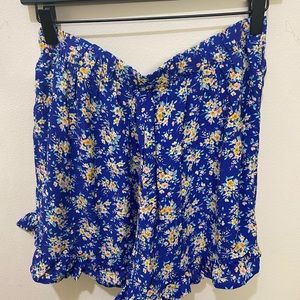 Floral flowy shorts